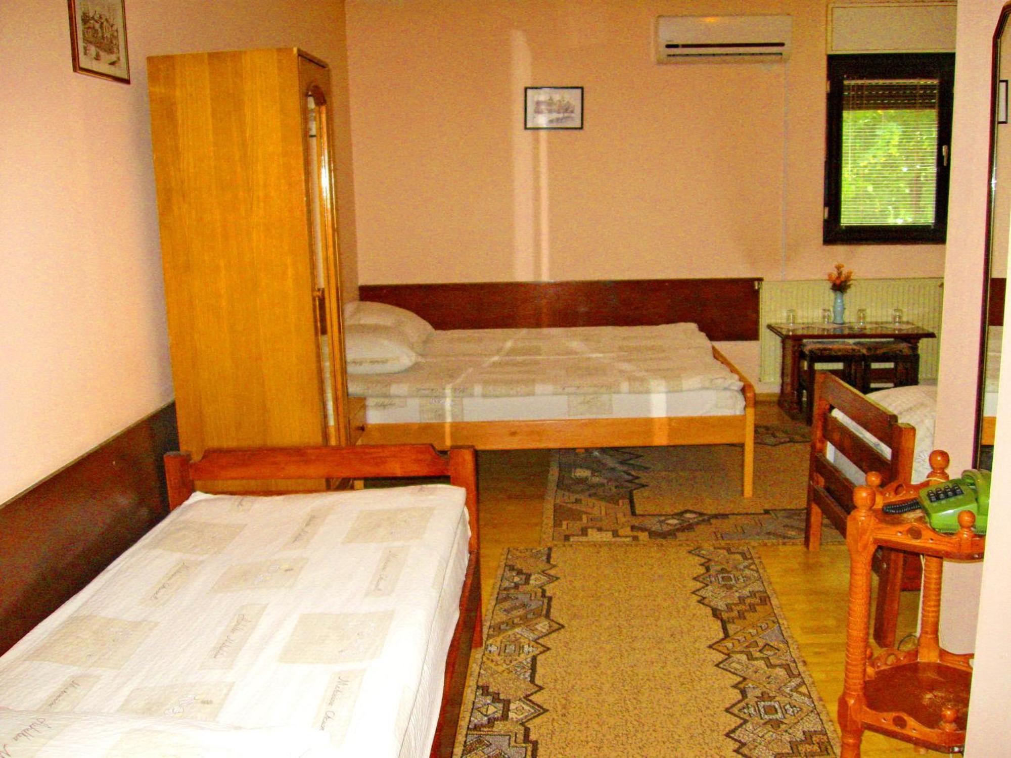 Amfora Rooms Caribrod Dimitrovgrad Zimmer foto